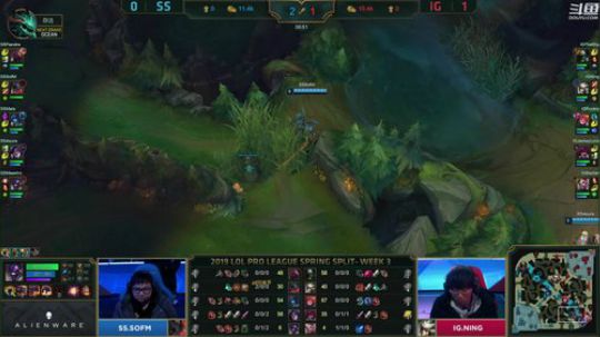 我在斗鱼看英雄联盟官方赛事直播英雄联盟