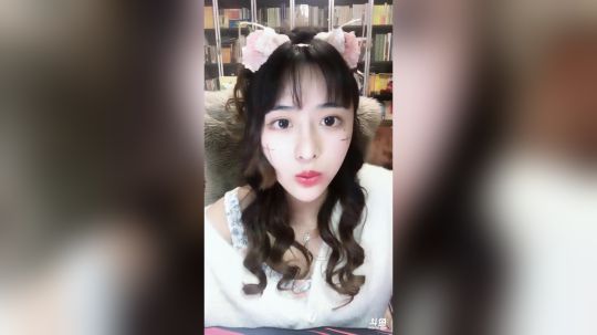花街灯如昼zz发布了一个斗鱼视频2019-02-16