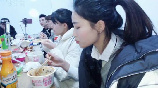 肖淑洁生命中的光和盐发布了一个斗鱼视频2019-02-17