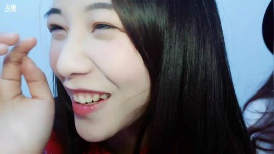 肖淑洁生命中的光和盐发布了一个斗鱼视频2019-02-17