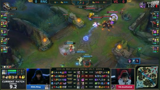 我在斗鱼看英雄联盟官方赛事直播英雄联盟