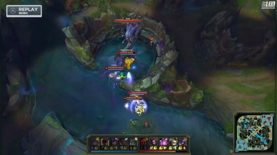 我在斗鱼看英雄联盟官方赛事直播英雄联盟