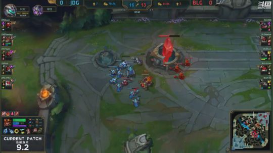 我在斗鱼看英雄联盟官方赛事直播英雄联盟