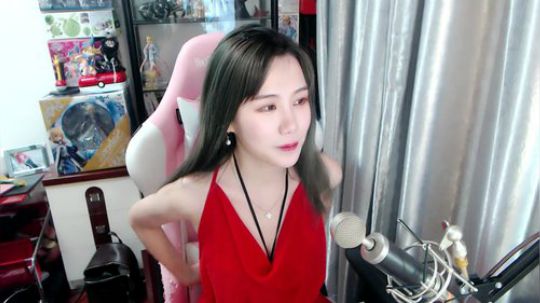 喵老师的圣诞树发布了一个斗鱼视频2019-02-20