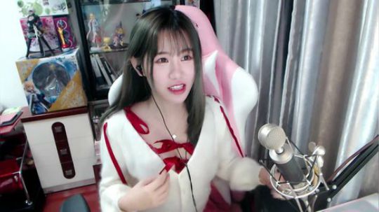 喵老师的圣诞树发布了一个斗鱼视频2019-02-22