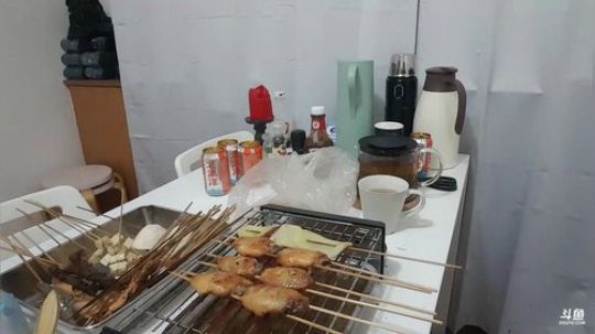 小烧烤 越吃越越有。