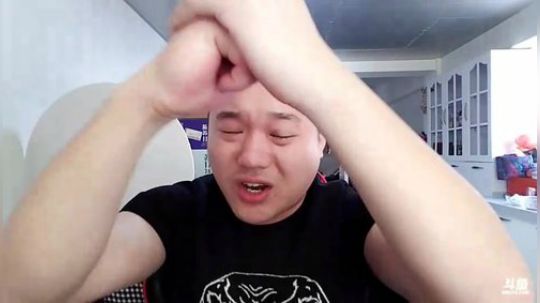 闹闹可遇不可求发布了一个斗鱼视频2019-02-23