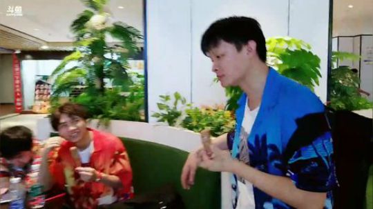 Smlia丶卡布奇诺发布了一个斗鱼视频2019-02-23