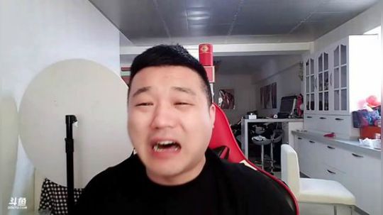 闹闹可遇不可求发布了一个斗鱼视频2019-02-23