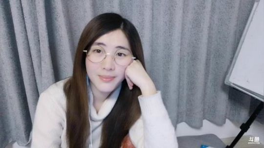 娜娜～：周末座谈会：老师漂亮更好学？ 2019-02-24 20点场