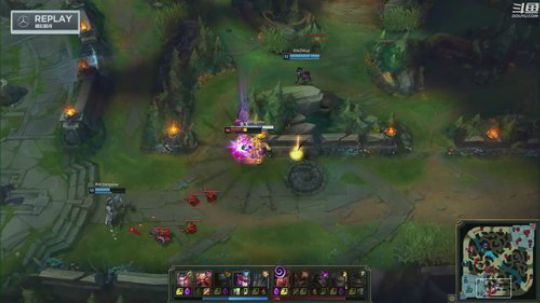 我在斗鱼看英雄联盟官方赛事直播英雄联盟