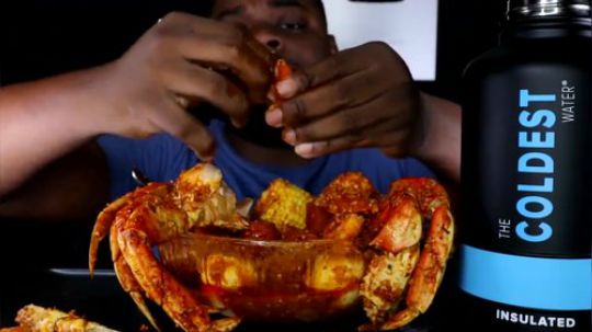 【野兽哥 Beast Mode 吃播】--沙拉中的海鲜 沙拉