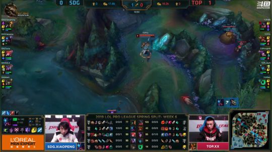 我在斗鱼看英雄联盟官方赛事直播英雄联盟