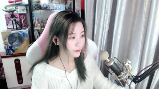 喵老师的圣诞树发布了一个斗鱼视频2019-02-27