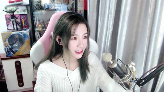 喵老师的圣诞树发布了一个斗鱼视频2019-02-27