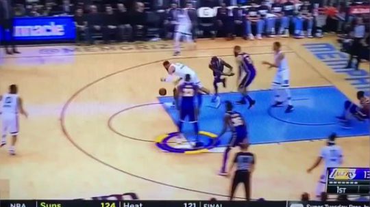 这次眼神防守的竟然不是登哥！猩猩防守端失神集锦！