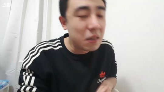 我在斗鱼看小主播无尽直播美食