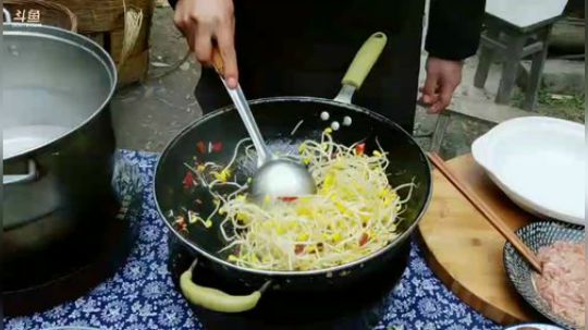 高山人家乡民的晚餐(≧ω≦)/ 2019-03-01 16点场