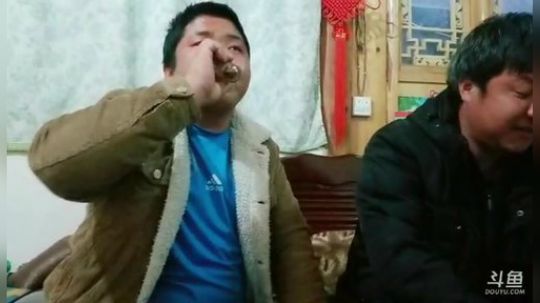 户外遛狗王飞哥发布了一个斗鱼视频2019-03-01