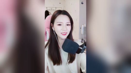 薇薇酱哦_陪你度过漫长岁月 1854653 2019-03-04 23点场_斗鱼视频