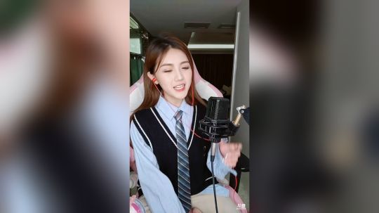 登月团丶离去发布了一个斗鱼视频2019-03-06