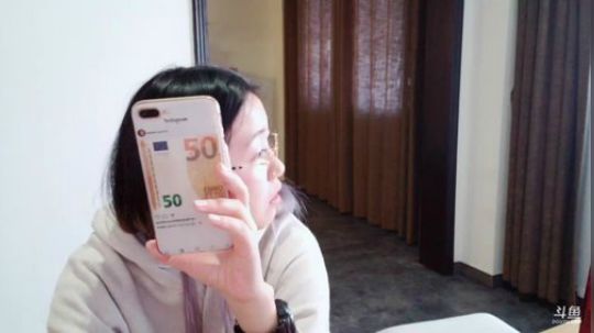 HHHISHHH发布了一个斗鱼视频2019-03-07