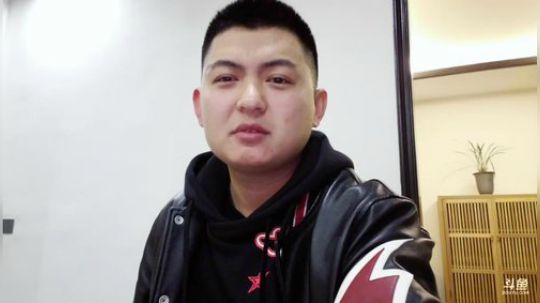 我在斗鱼看火力堂主直播户外