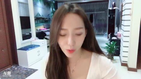 雨中等你666发布了一个斗鱼视频2019-03-08