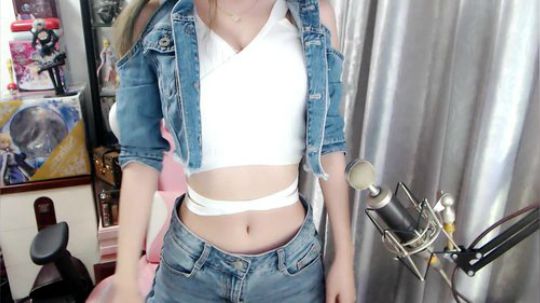 喵老师的圣诞树发布了一个斗鱼视频2019-03-08