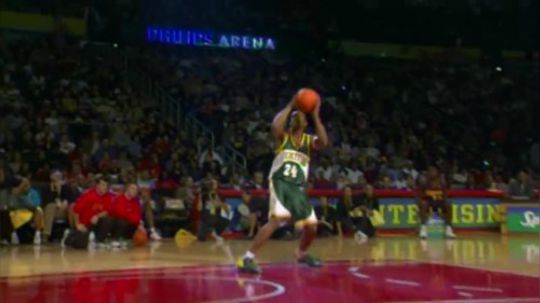 技惊四座！NBA历代扣篮大赛中出现过的满分扣篮！