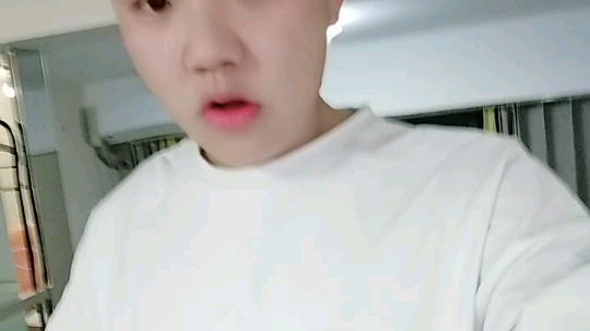 爱听电音的卡兹克发布了一个斗鱼视频2019-03-09
