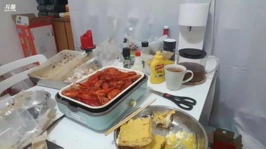 我在斗鱼看小主播无尽直播美食