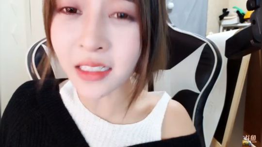 ace017发布了一个斗鱼视频2019-03-10