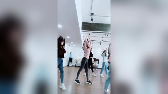 我在斗鱼看菁菁Krystal直播颜值