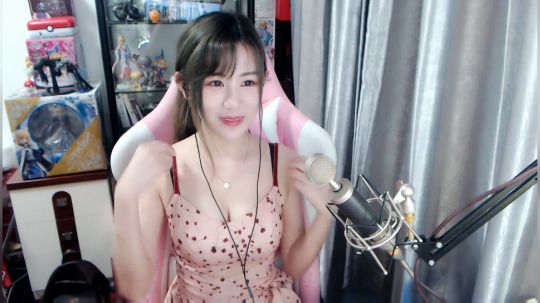 喵老师的圣诞树发布了一个斗鱼视频2019-03-11
