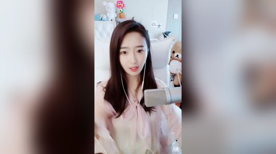 登月团丶离去发布了一个斗鱼视频2019-03-11