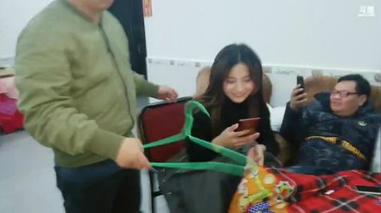 带着小姐姐去抓鱼。 2019-03-12 01点场