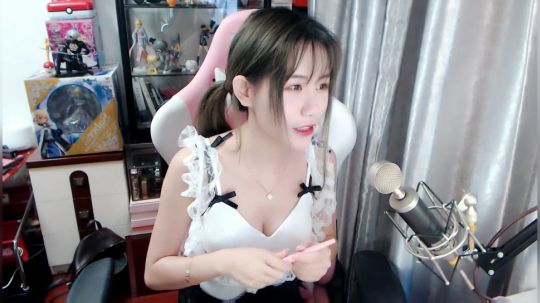喵老师的圣诞树发布了一个斗鱼视频2019-03-14