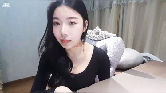 小姨子：秋衣丽亚 2019-03-14 17点场