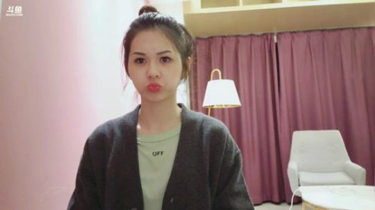 我在斗鱼看火力堂主直播户外