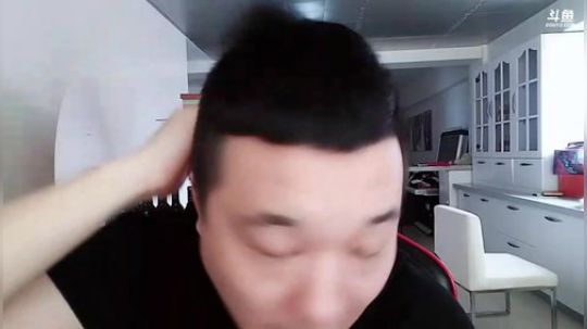 闹闹可遇不可求发布了一个斗鱼视频2019-03-16