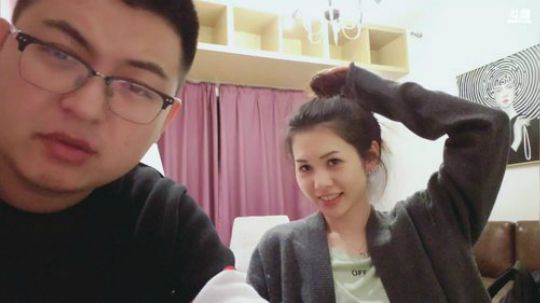 我在斗鱼看火力堂主直播户外