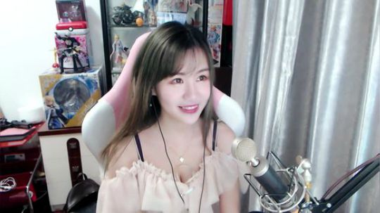 韩贤俊发布了一个斗鱼视频2019-03-16