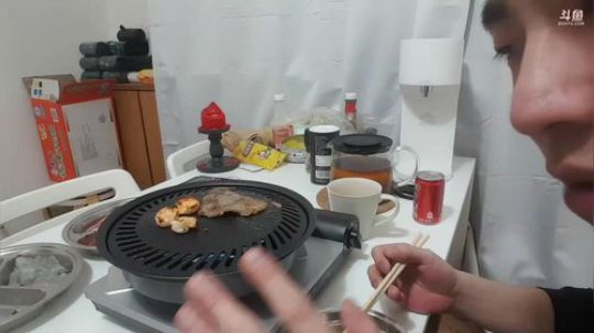 我在斗鱼看无尽无尽的无尽直播美食