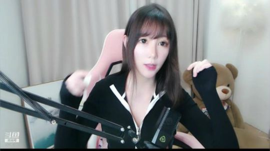 hagetaka发布了一个斗鱼视频2019-03-20