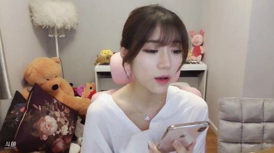 如风的smile发布了一个斗鱼视频2019-03-20