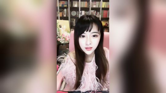 巨人13725发布了一个斗鱼视频2019-03-20