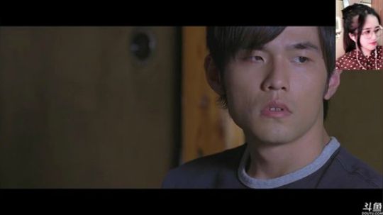 我在斗鱼看菠萝赛东直播一起看