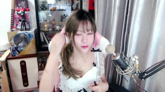 喵老师的圣诞树发布了一个斗鱼视频2019-03-21