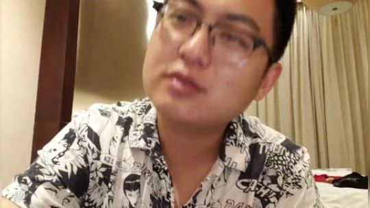 我在斗鱼看火力堂主直播户外